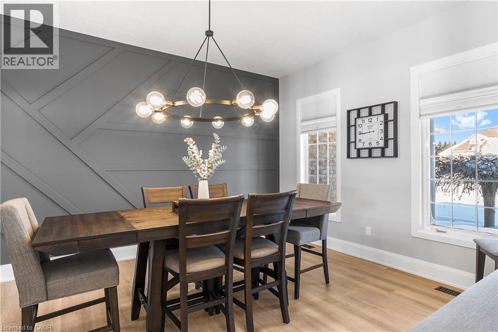 2 Cloverlea Crescent, St. George, ON - Indoor Photo Showing Dining Room