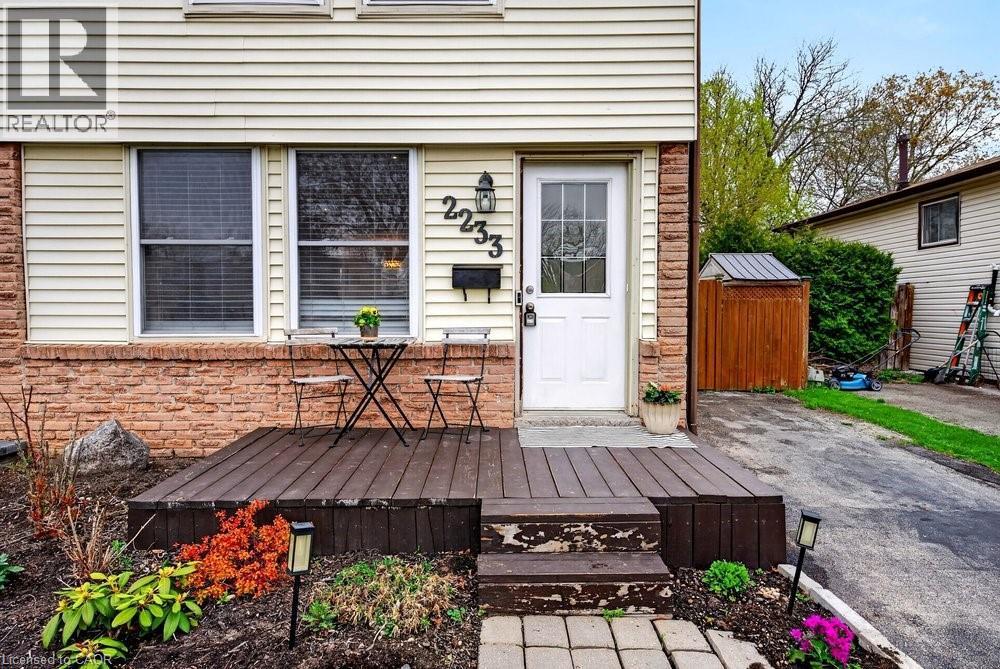 2233 Melissa Crescent, Burlington, ON - Outdoor