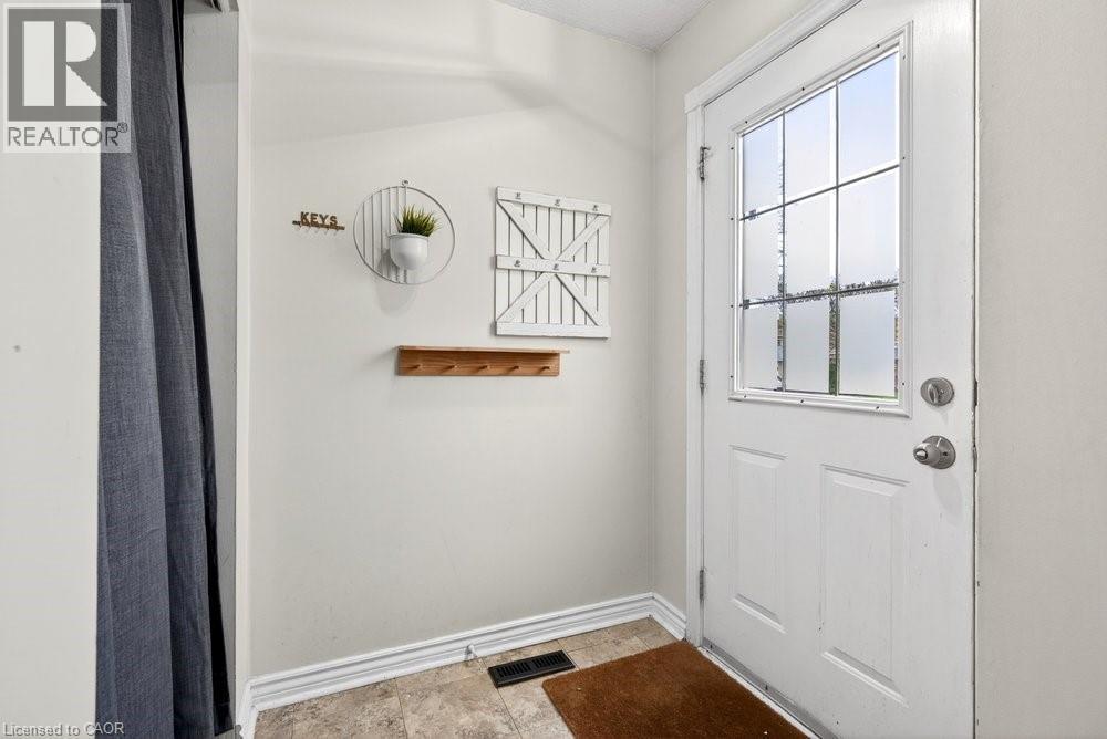 2233 Melissa Crescent, Burlington, ON - Indoor Photo Showing Other Room