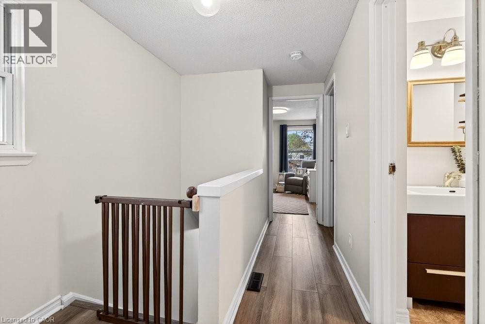 2233 Melissa Crescent, Burlington, ON - Indoor Photo Showing Other Room