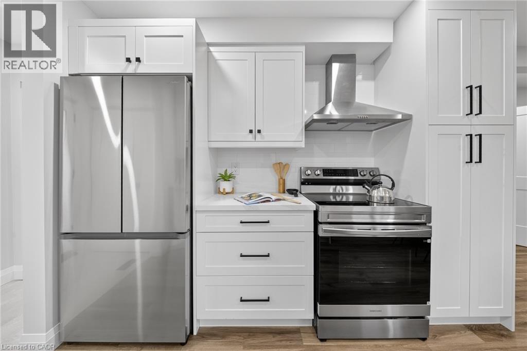 201 Ridge Street, Hamilton, ON - Indoor Photo Showing Kitchen