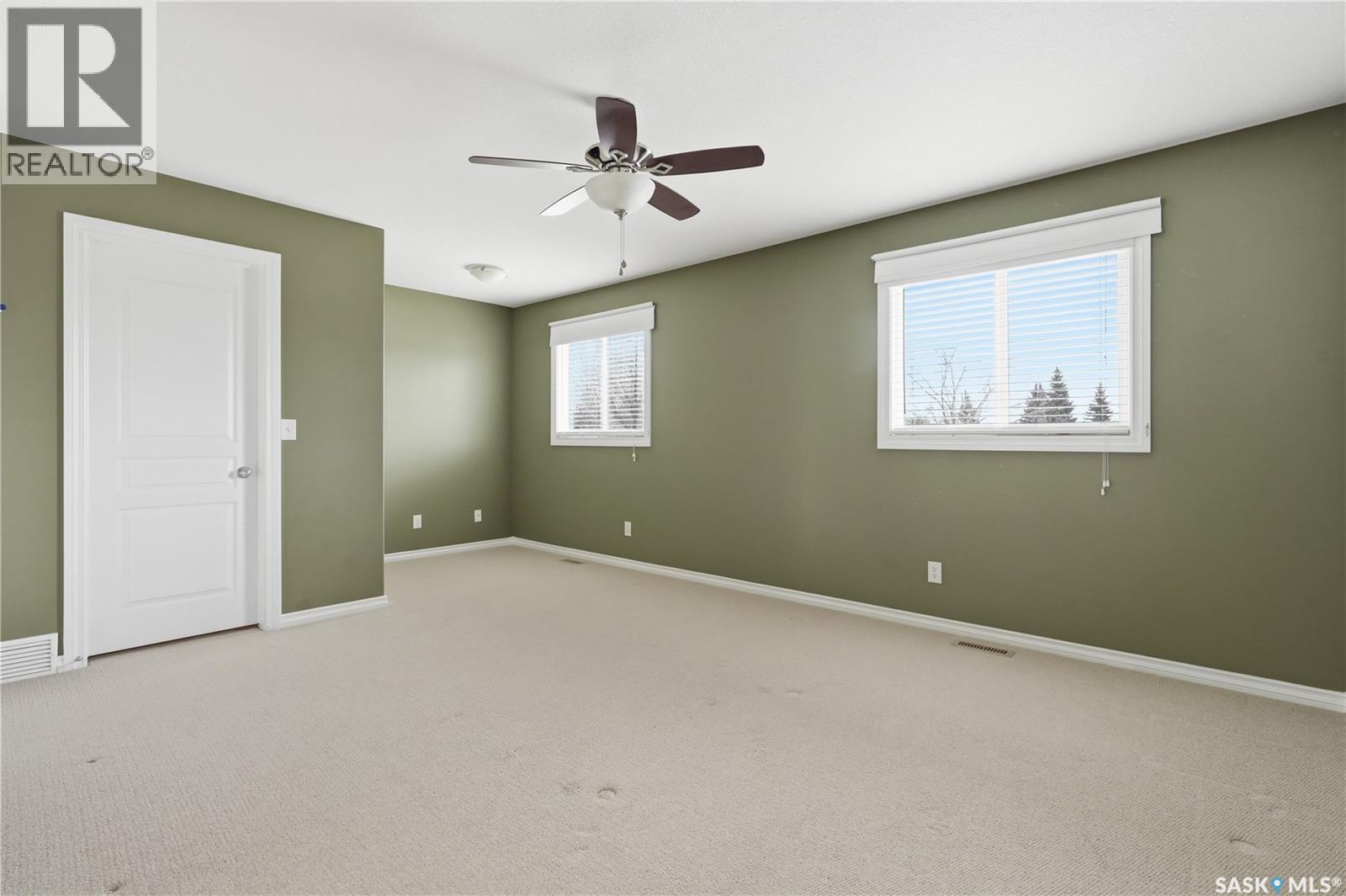 375 Pickard Way N, Regina, SK - Indoor Photo Showing Other Room
