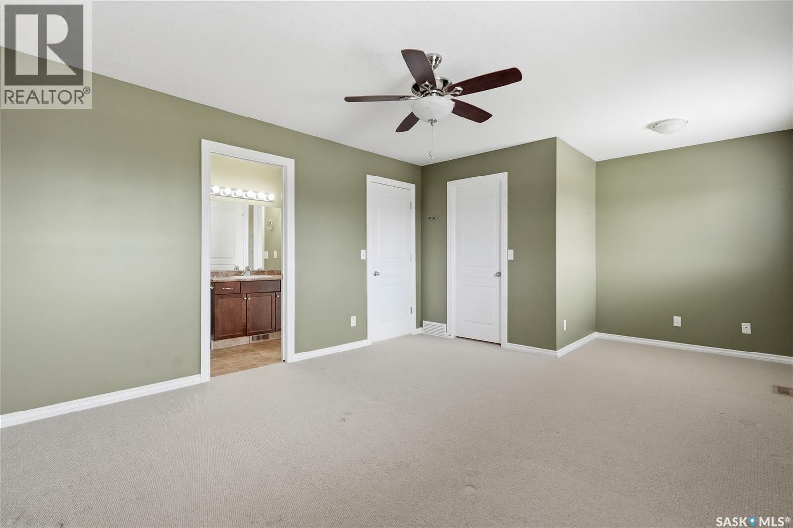 375 Pickard Way N, Regina, SK - Indoor Photo Showing Other Room