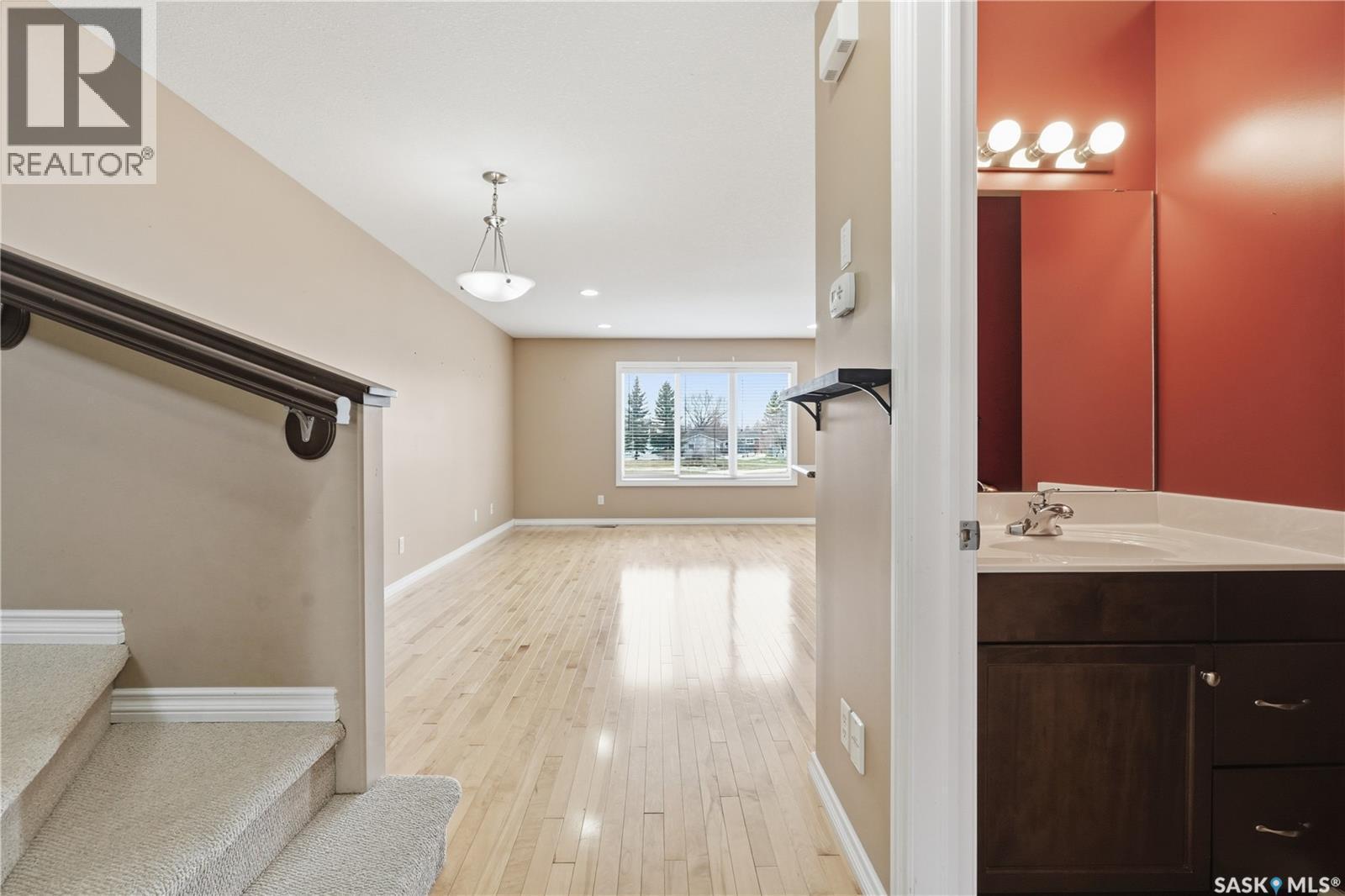 375 Pickard Way N, Regina, SK - Indoor