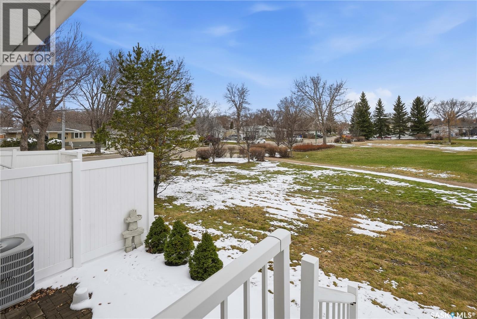375 Pickard Way N, Regina, SK - Outdoor