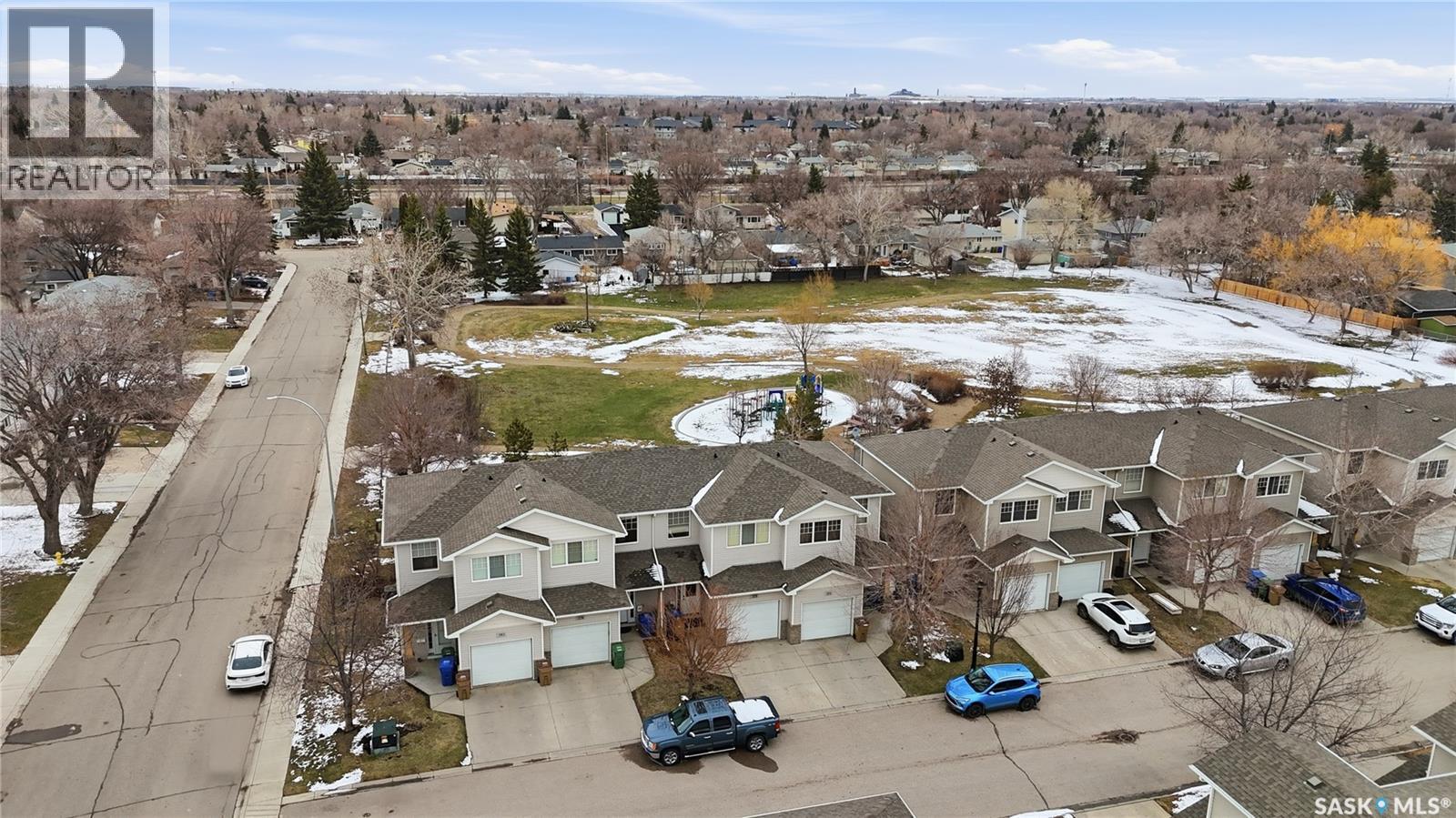 375 Pickard Way N, Regina, SK - Outdoor With View