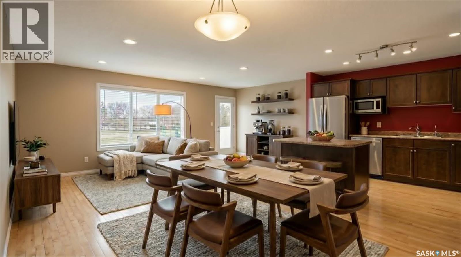 375 Pickard Way N, Regina, SK - Indoor Photo Showing Dining Room