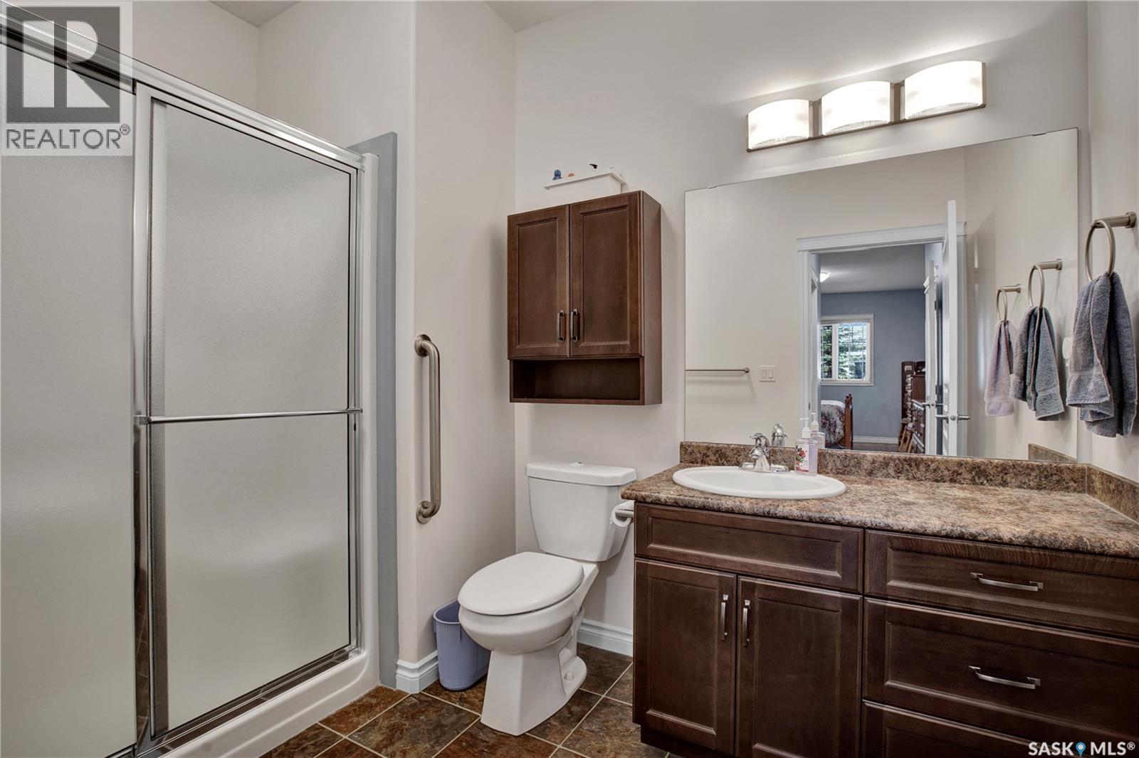 44 100 Brooklyn Lane, Warman, SK - Indoor Photo Showing Bathroom