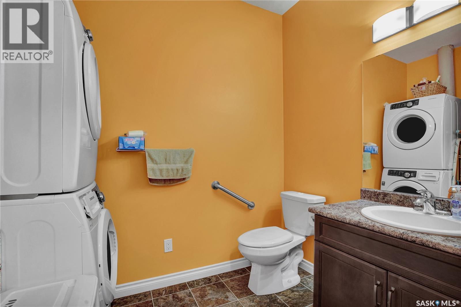44 100 Brooklyn Lane, Warman, SK - Indoor