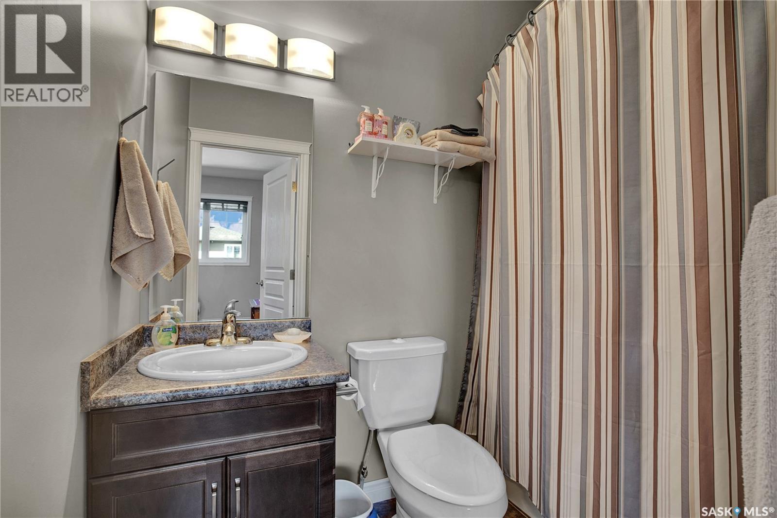 44 100 Brooklyn Lane, Warman, SK - Indoor Photo Showing Bathroom