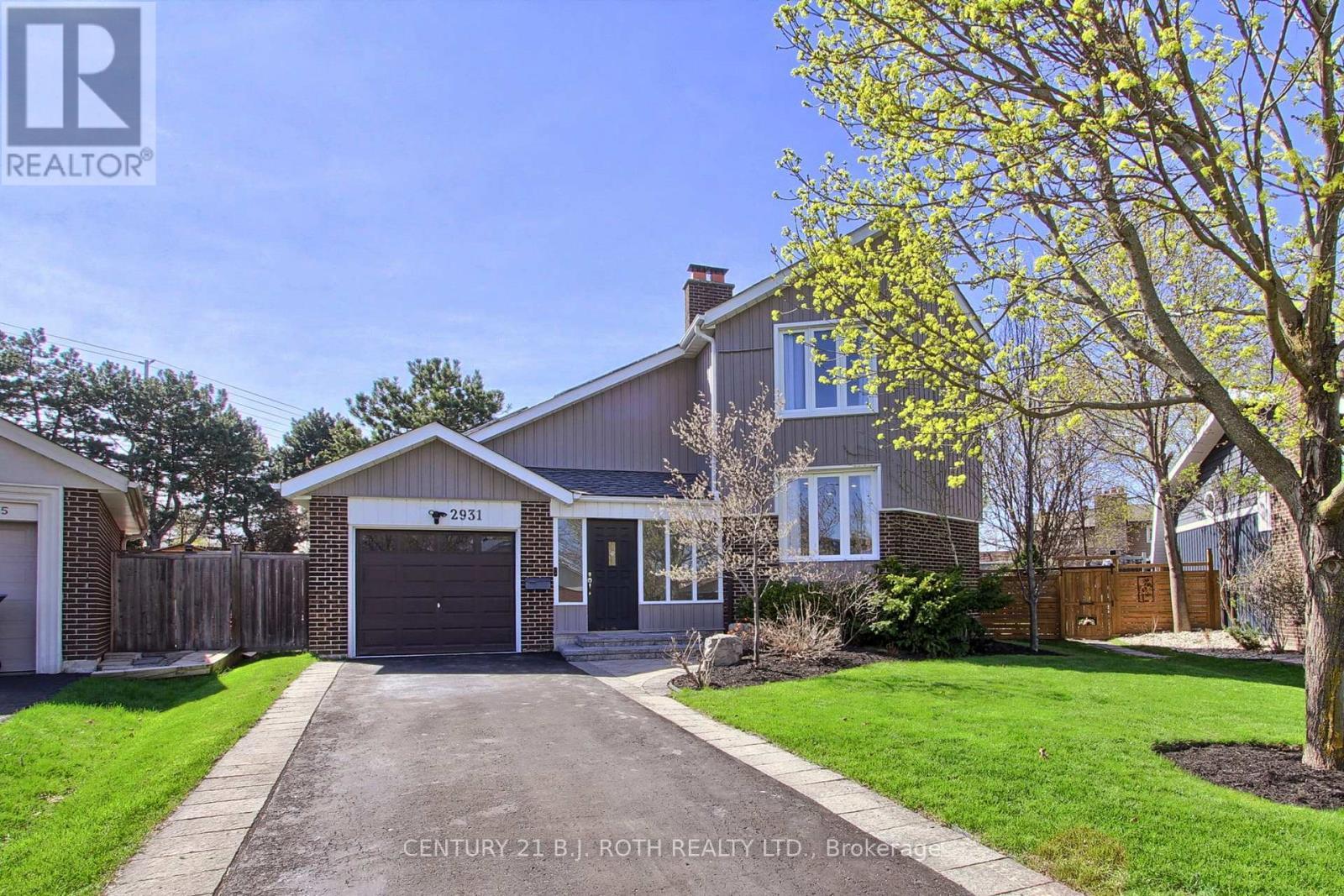 2931 Saint Malo Circle, Mississauga, ON - Outdoor With Facade