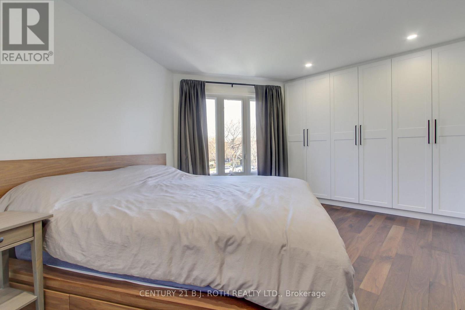 2931 Saint Malo Circle, Mississauga, ON - Indoor Photo Showing Bedroom
