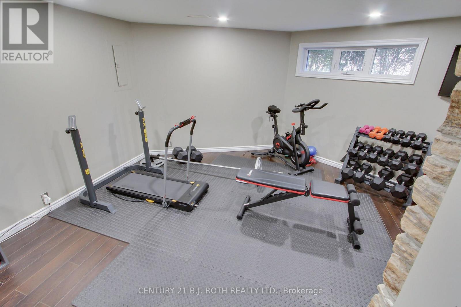 2931 Saint Malo Circle, Mississauga, ON - Indoor Photo Showing Gym Room