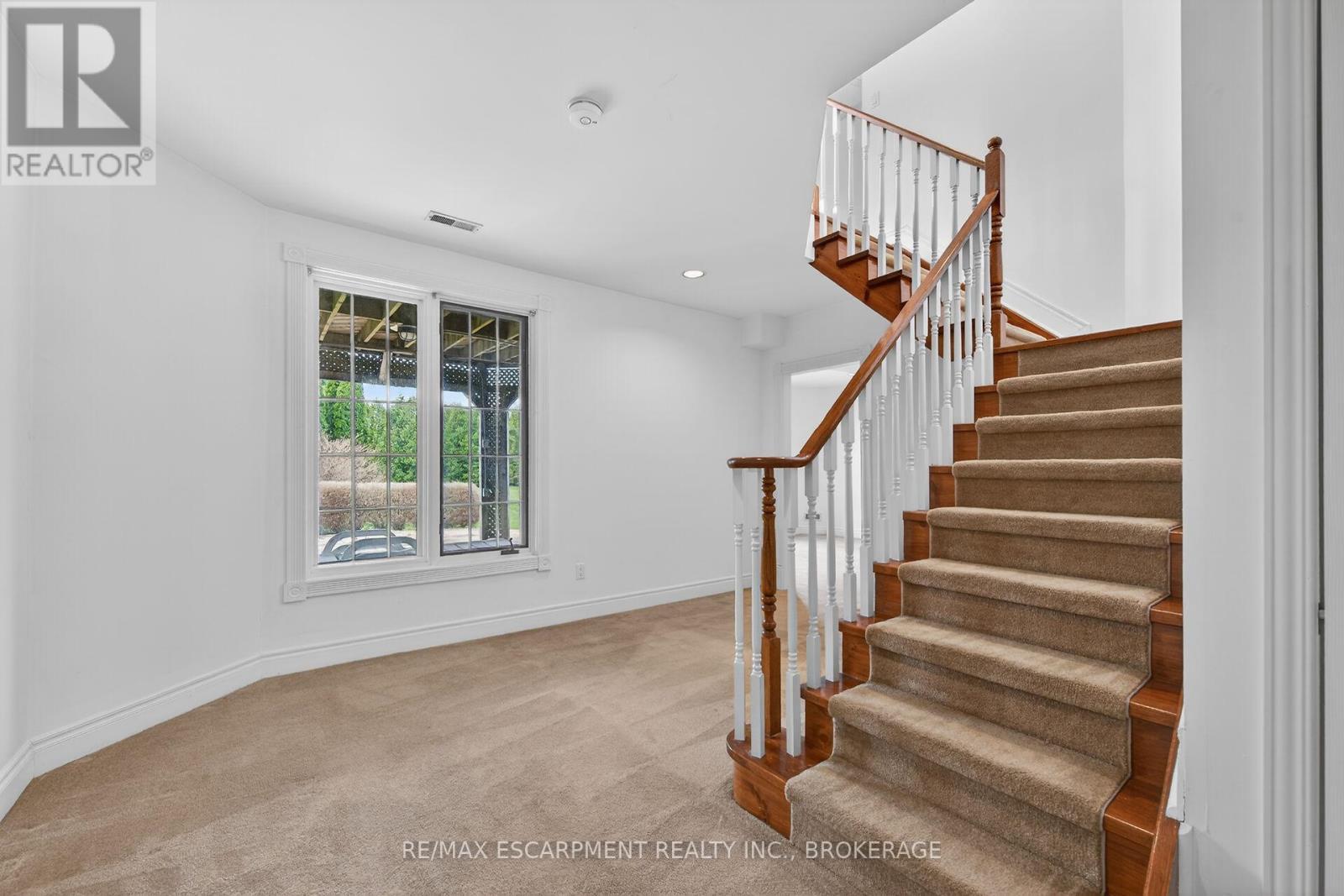 5114 Mount Nemo Crescent, Burlington, ON - Indoor Photo Showing Other Room