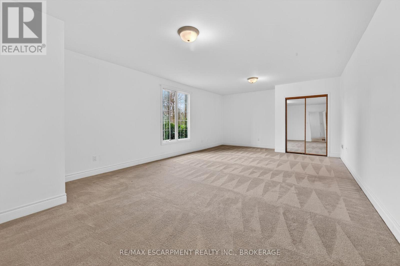 5114 Mount Nemo Crescent, Burlington, ON - Indoor Photo Showing Other Room