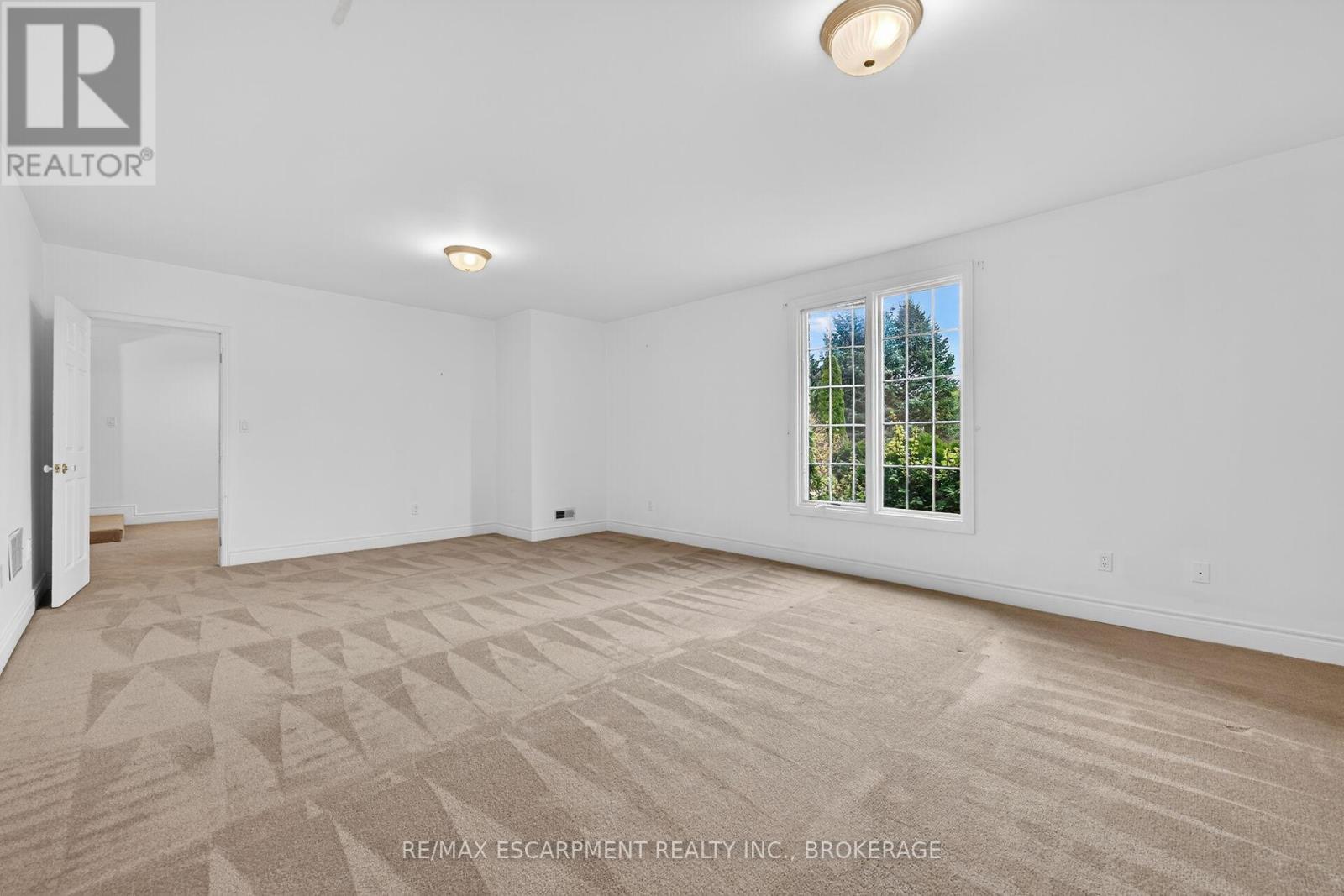 5114 Mount Nemo Crescent, Burlington, ON - Indoor Photo Showing Other Room