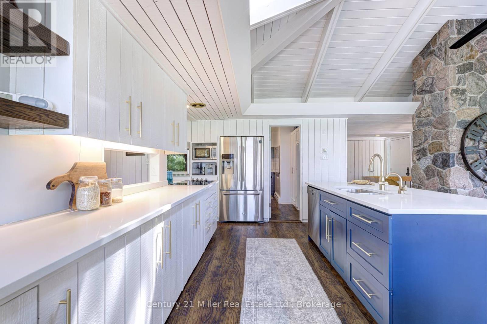50 Greensview Drive, Kitchener, ON - Indoor Photo Showing Kitchen