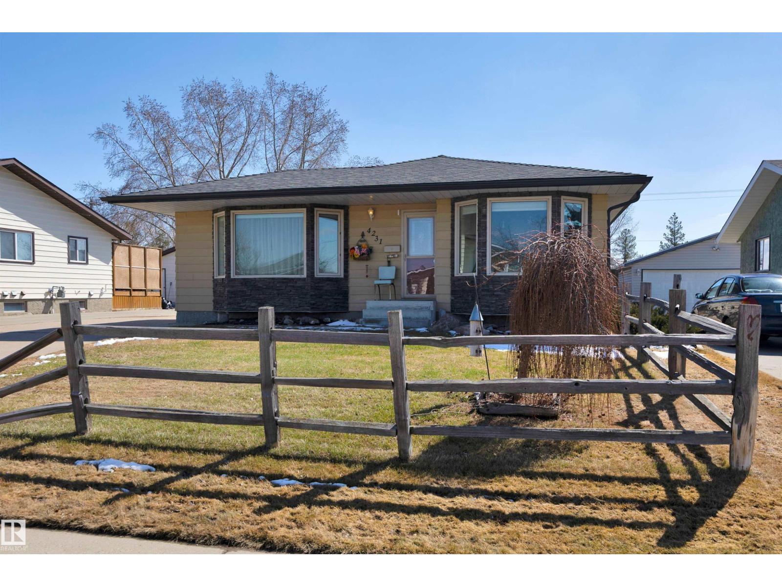 4231 39 Av, Leduc, AB - Outdoor