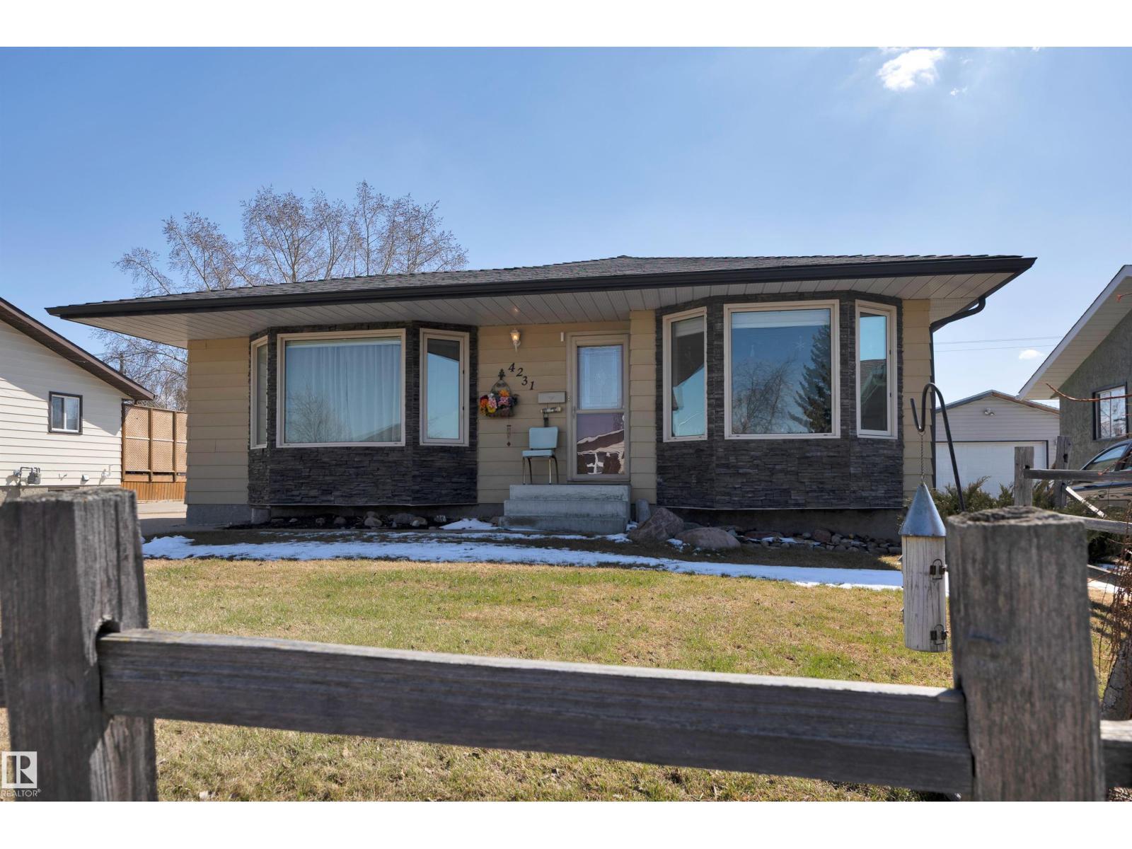 4231 39 Av, Leduc, AB - Outdoor