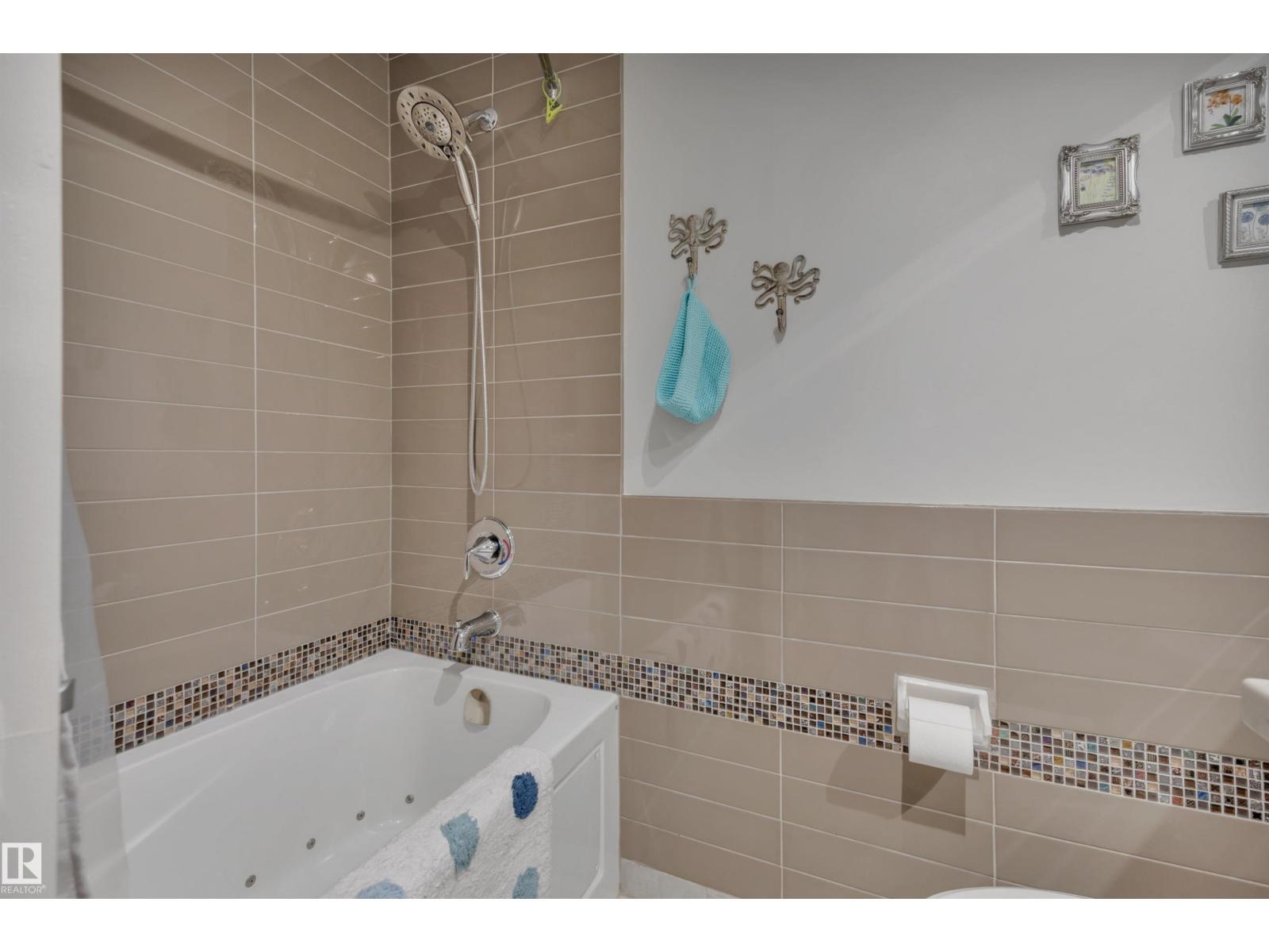 4231 39 Av, Leduc, AB - Indoor Photo Showing Bathroom