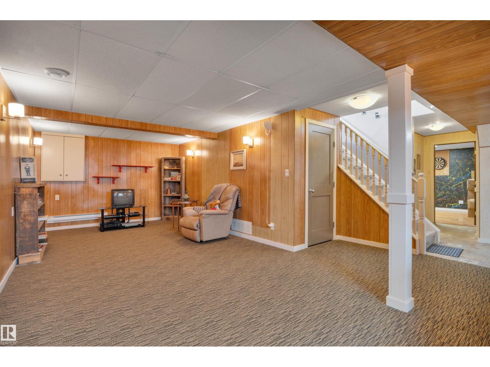 4231 39 Av, Leduc, AB - Indoor