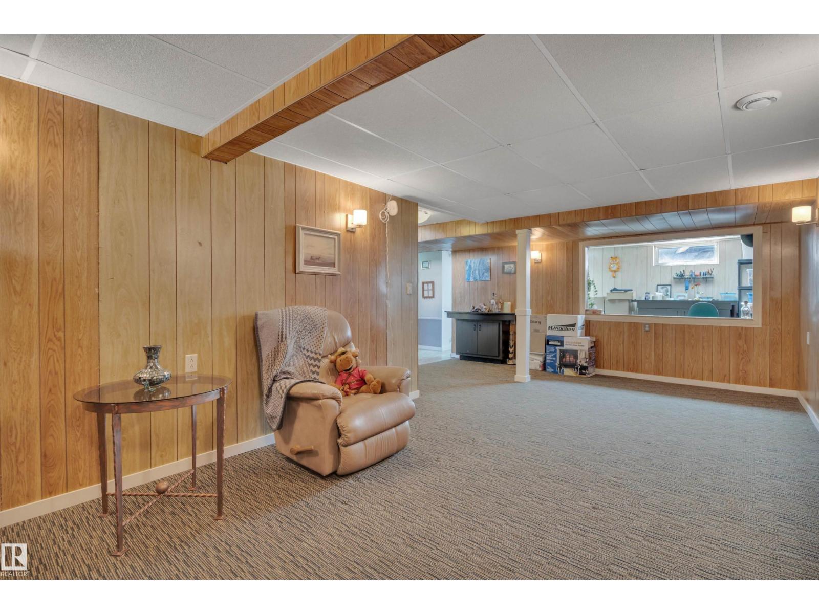 4231 39 Av, Leduc, AB - Indoor