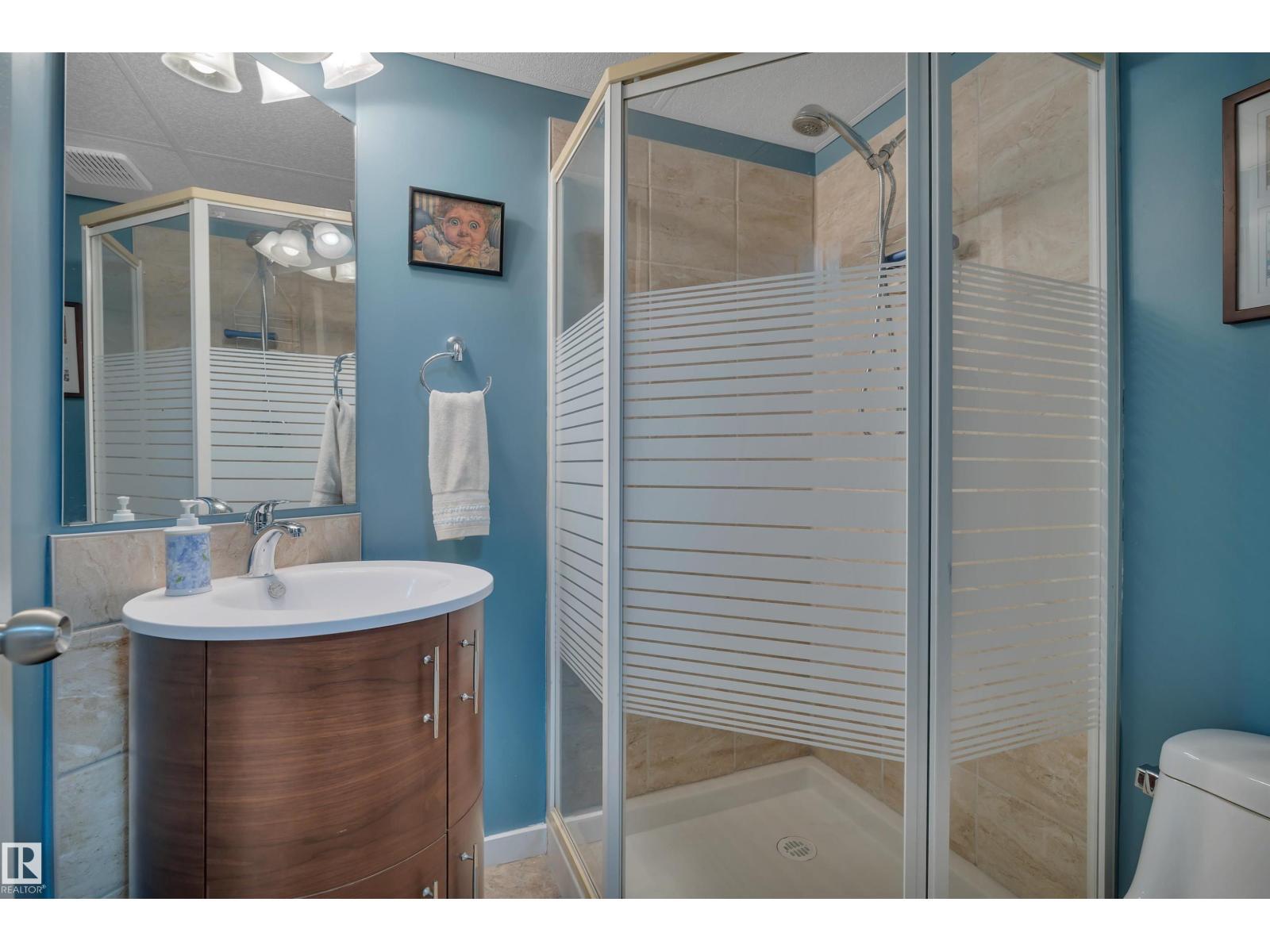 4231 39 Av, Leduc, AB - Indoor Photo Showing Bathroom
