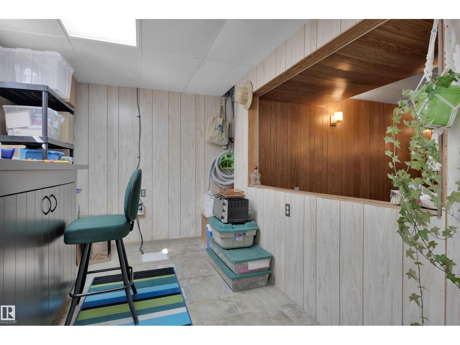4231 39 Av, Leduc, AB - Indoor