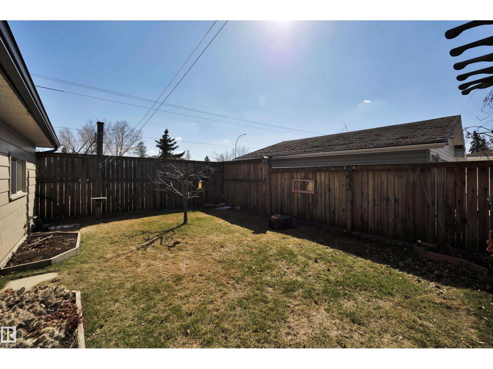 4231 39 Av, Leduc, AB - Outdoor