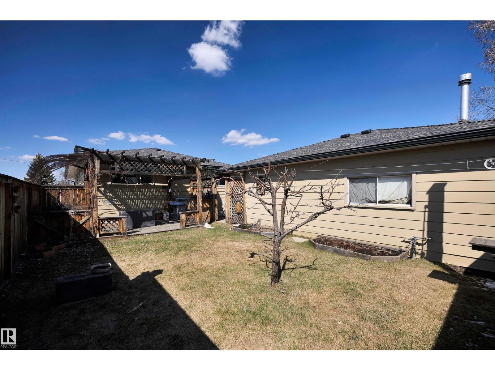 4231 39 Av, Leduc, AB - Outdoor