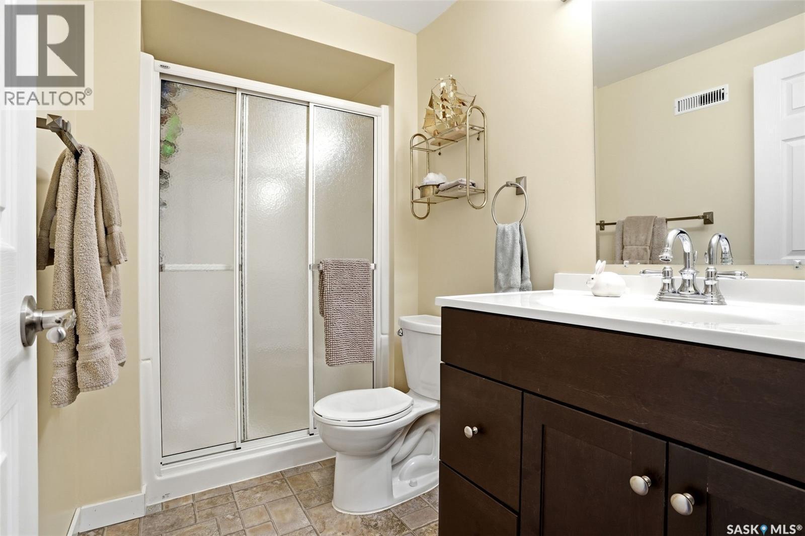 3 4101 Preston Crescent, Regina, SK - Indoor Photo Showing Bathroom