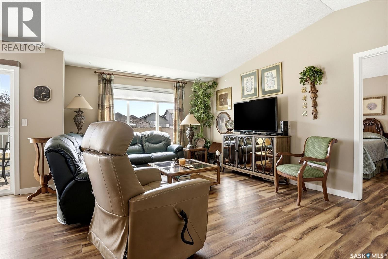 3 4101 Preston Crescent, Regina, SK - Indoor Photo Showing Living Room