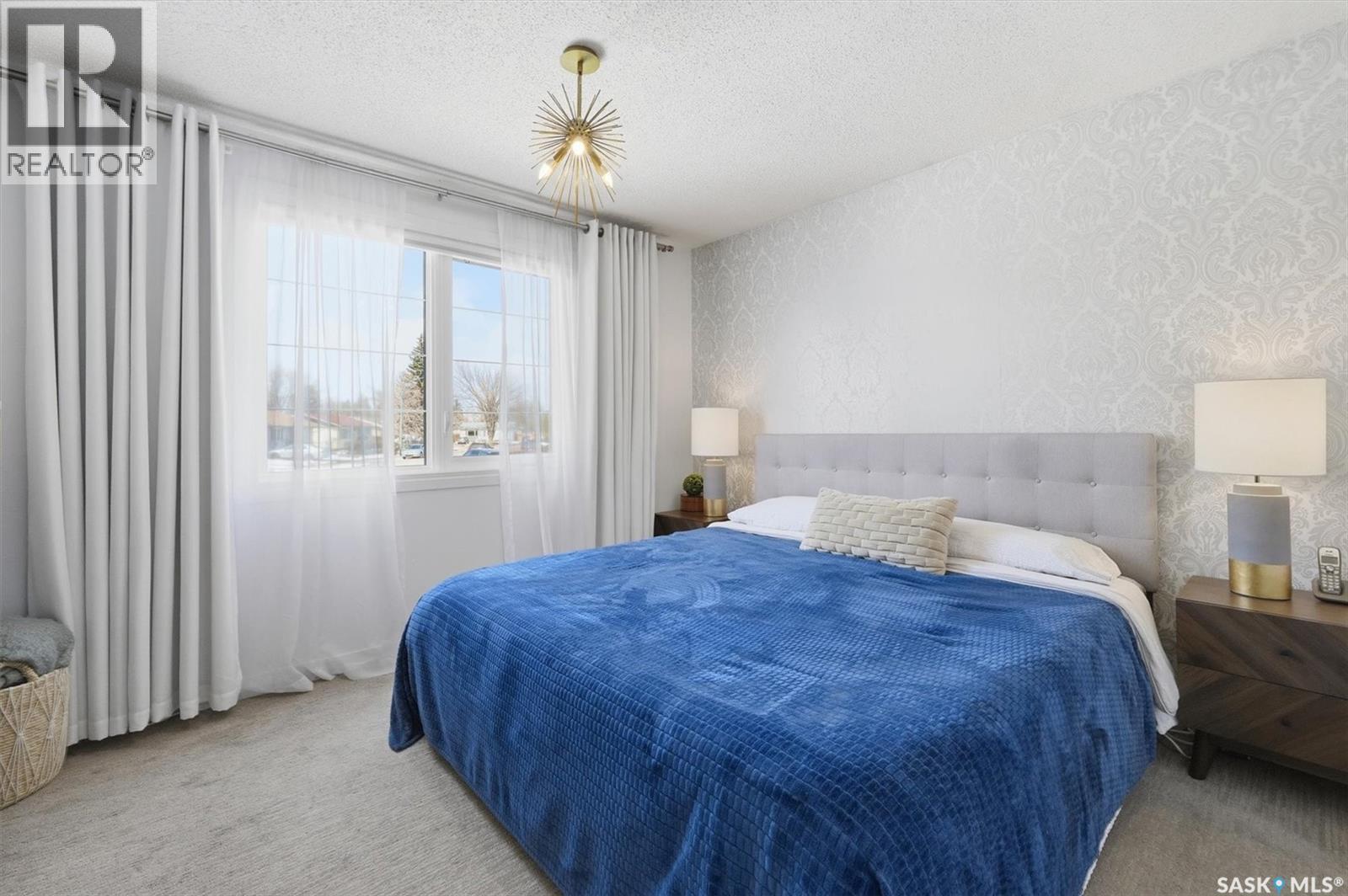 25 Tupper Crescent, Saskatoon, SK - Indoor Photo Showing Bedroom
