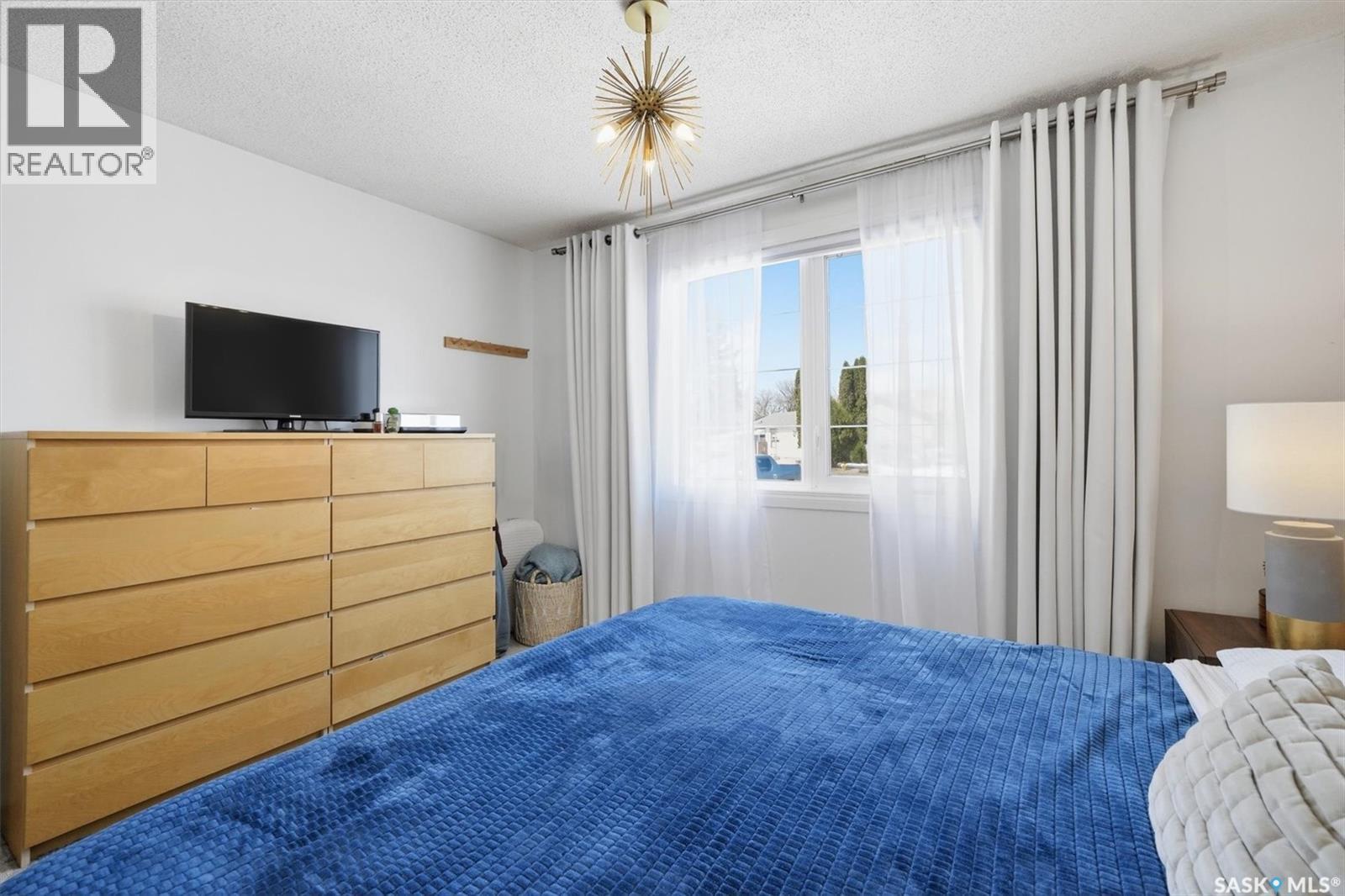 25 Tupper Crescent, Saskatoon, SK - Indoor Photo Showing Bedroom