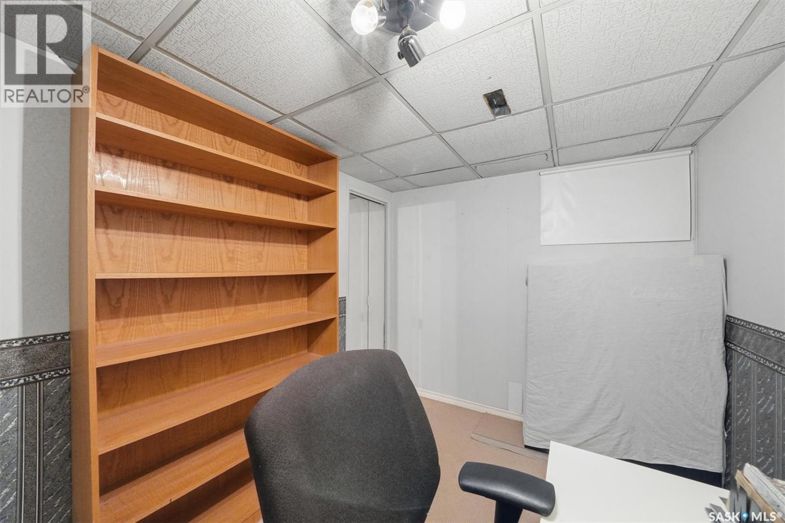 25 Tupper Crescent, Saskatoon, SK - Indoor Photo Showing Office