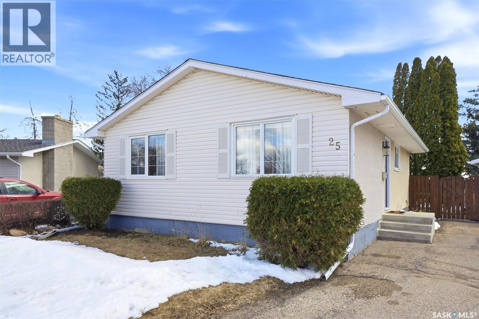 25 Tupper Crescent, Saskatoon, SK - Outdoor
