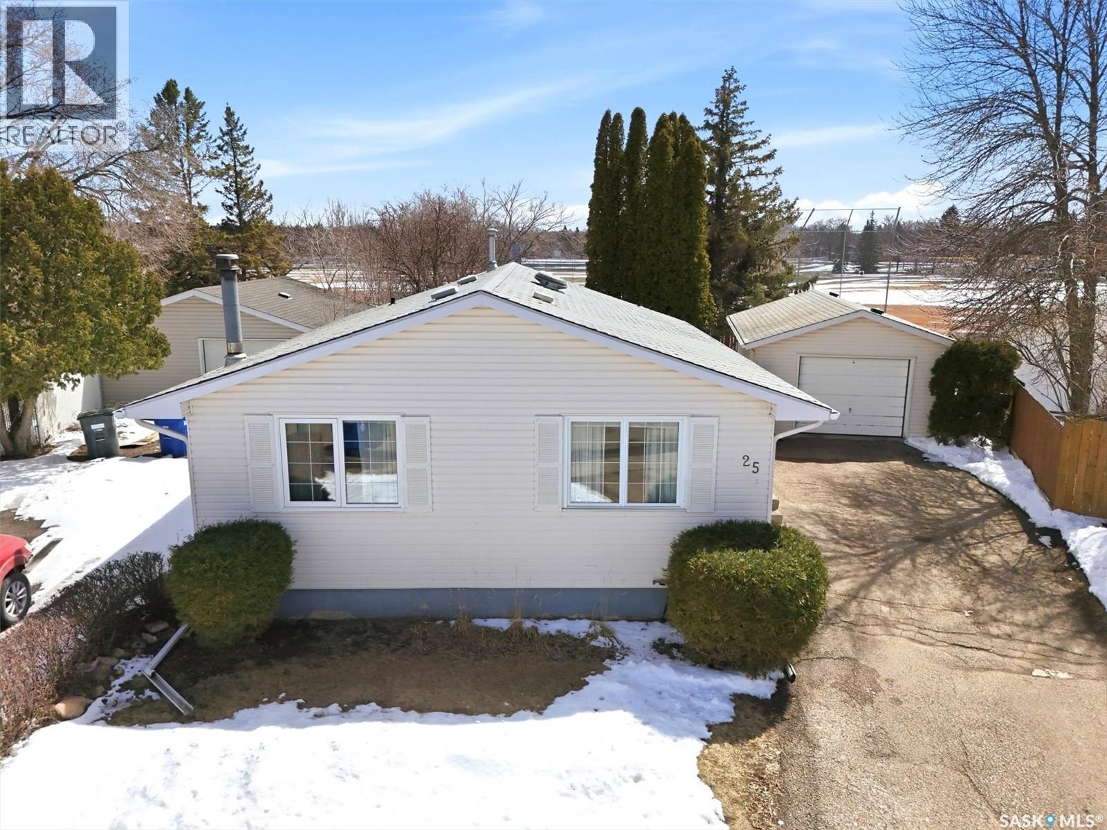 25 Tupper Crescent, Saskatoon, SK - Outdoor