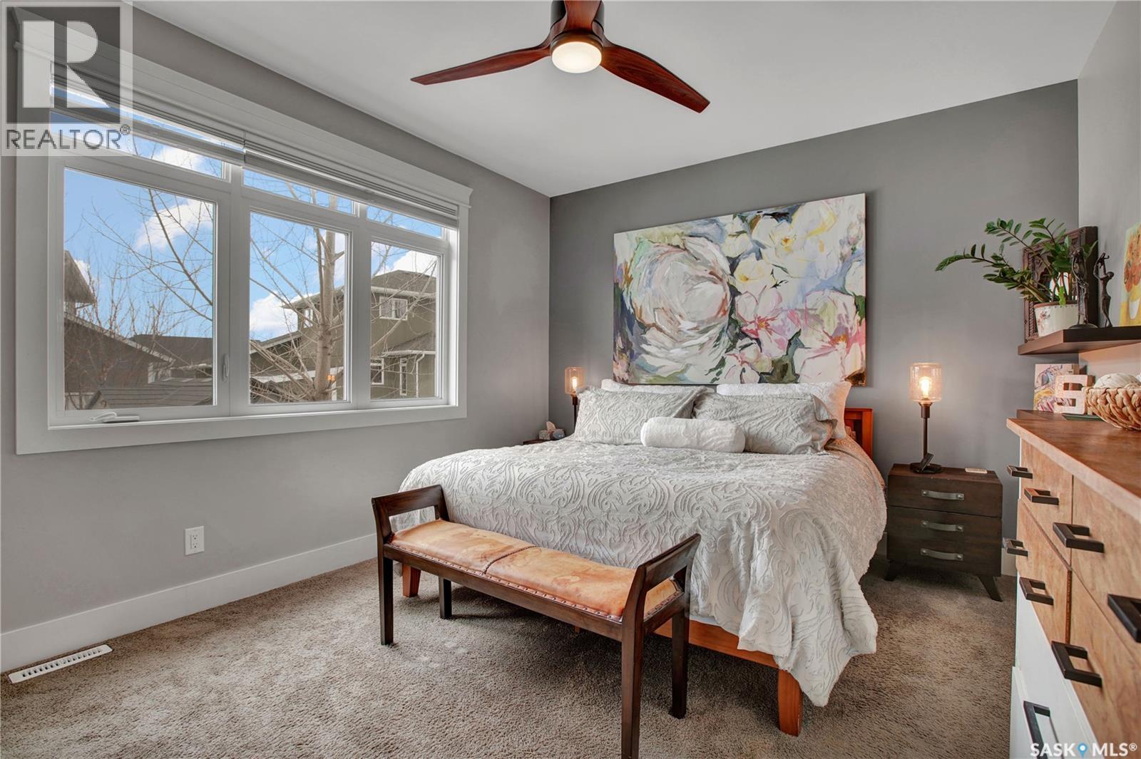 522 Hastings Crescent, Saskatoon, SK - Indoor Photo Showing Bedroom