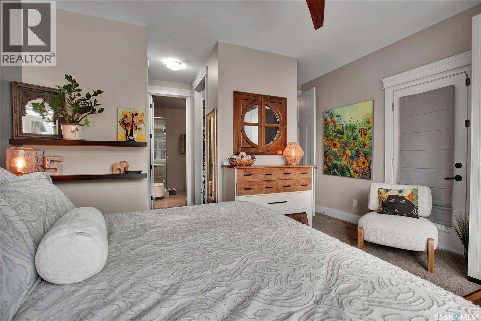 522 Hastings Crescent, Saskatoon, SK - Indoor Photo Showing Bedroom