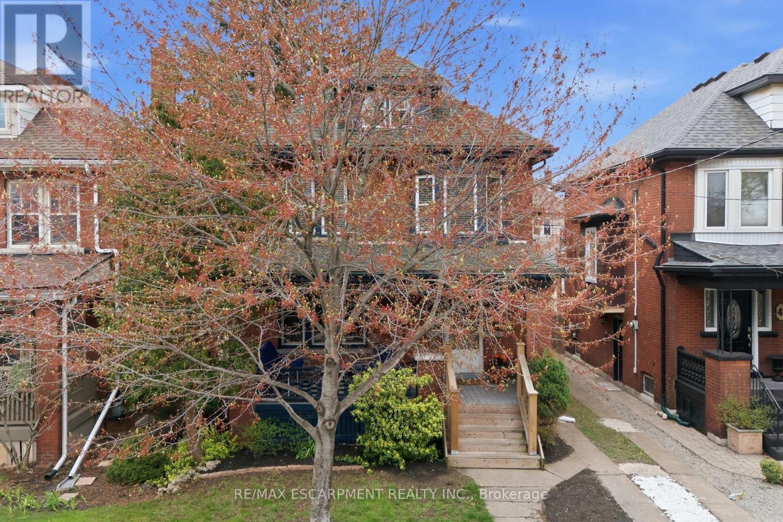 37 Connaught Avenue S, Hamilton, ON - Outdoor