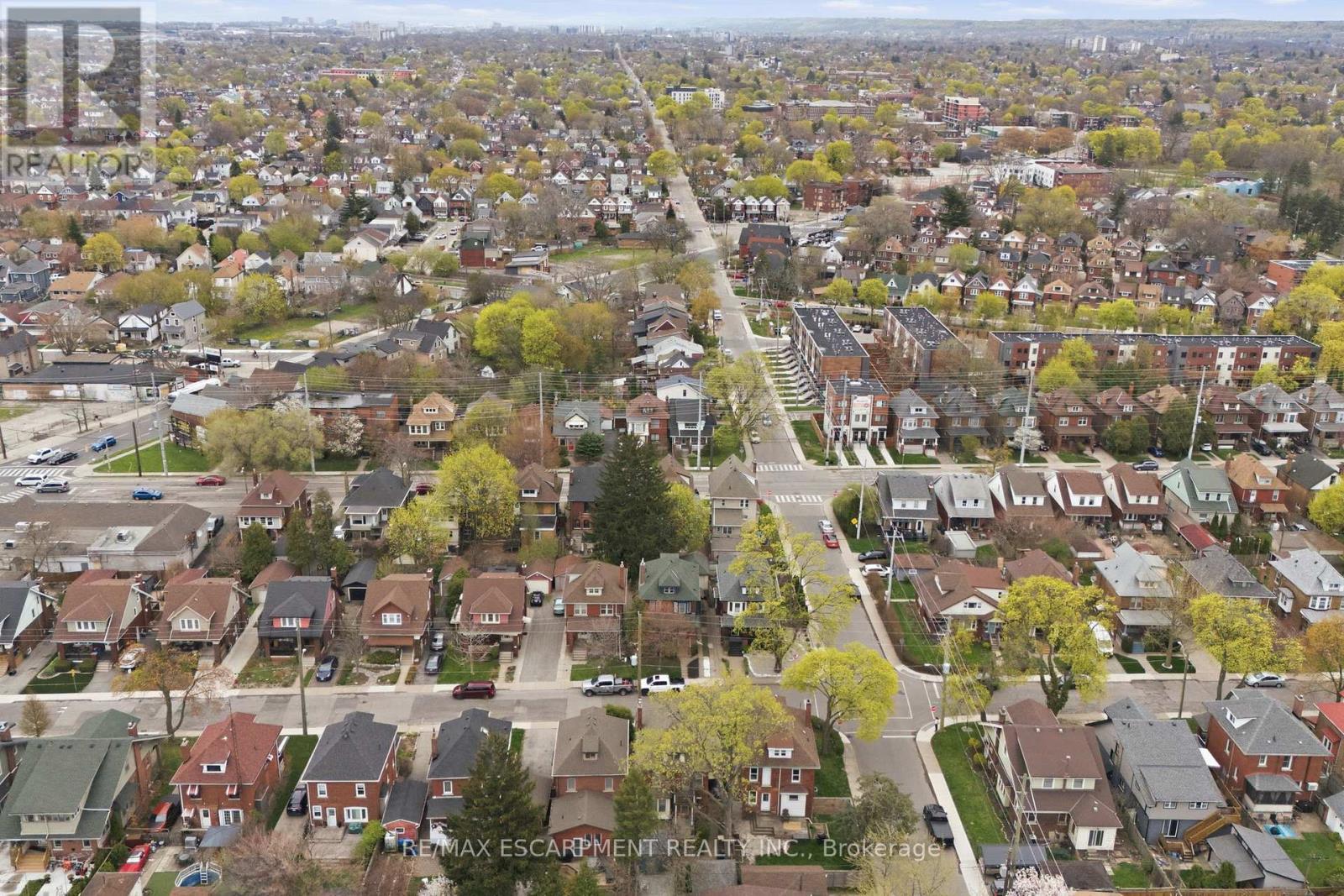 37 Connaught Avenue S, Hamilton, ON - Outdoor With View