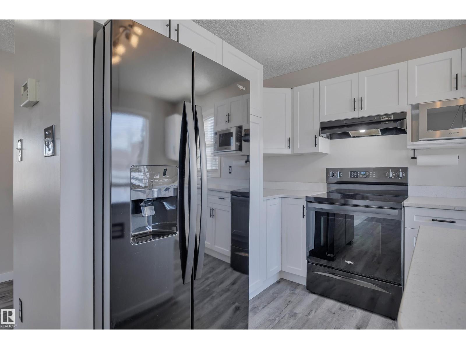 2329 29A Av Nw, Edmonton, AB