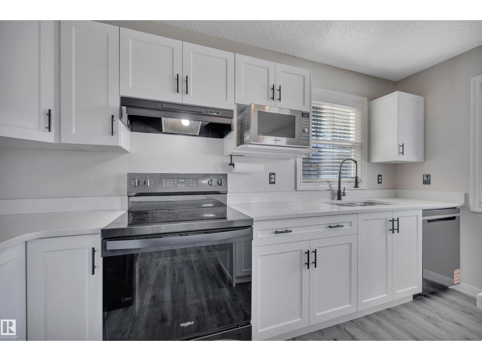 2329 29A Av Nw, Edmonton, AB