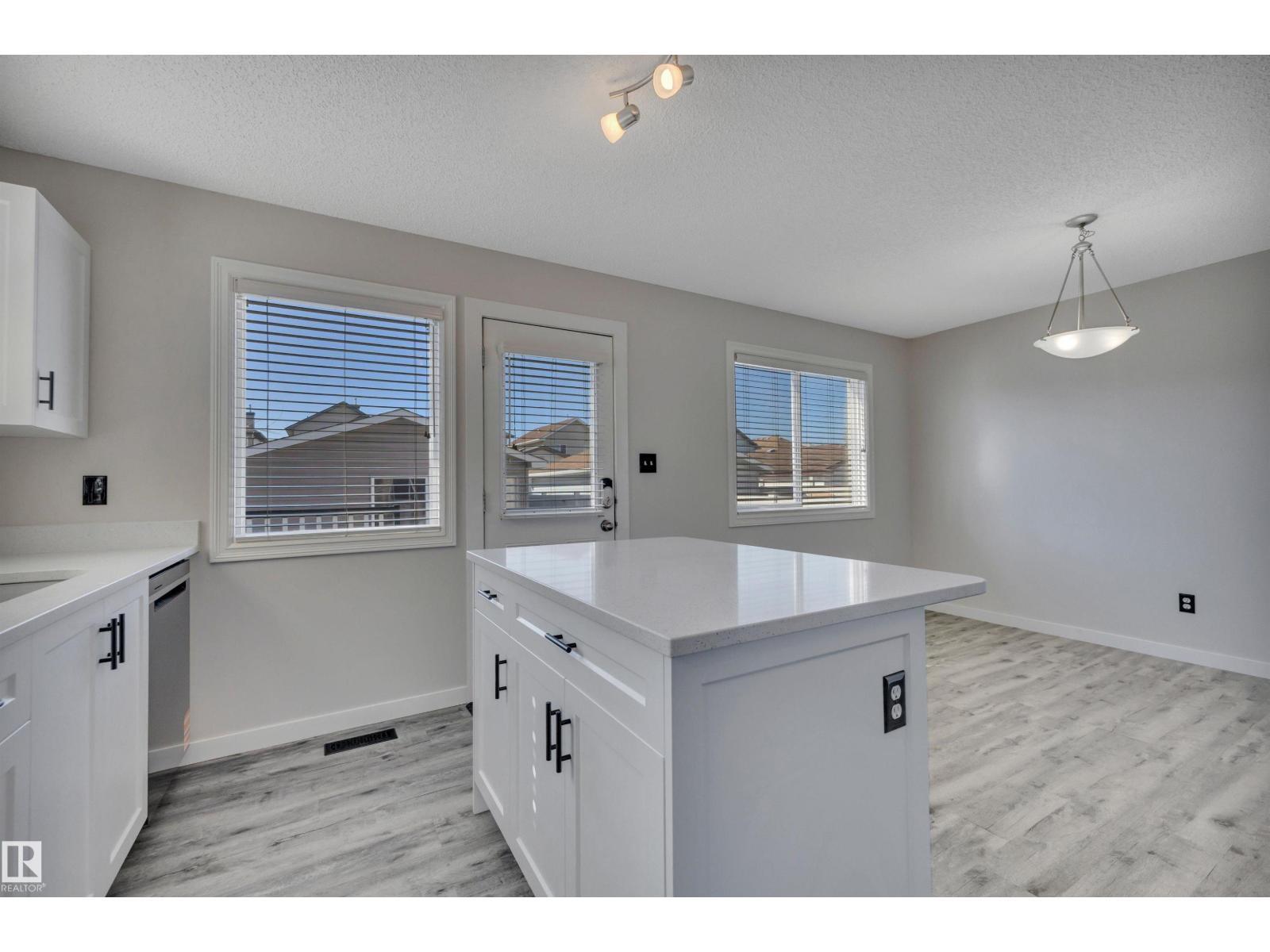 2329 29A Av Nw, Edmonton, AB