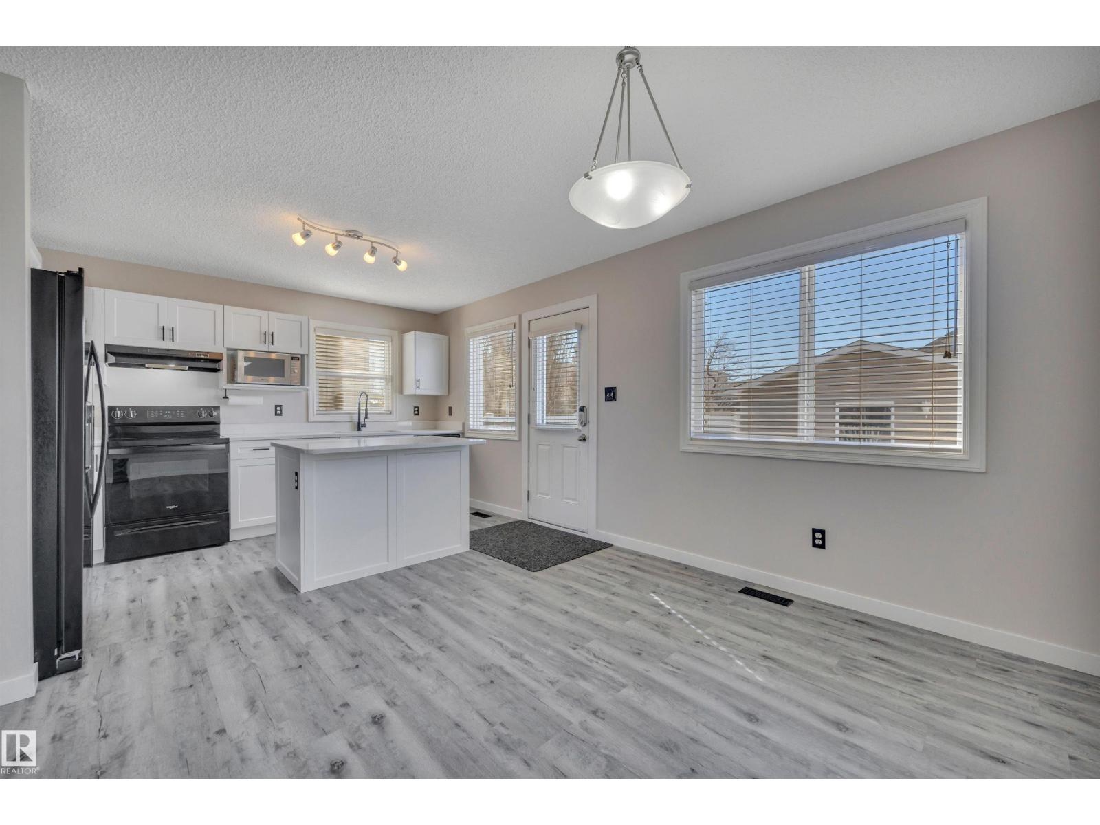 2329 29A Av Nw, Edmonton, AB