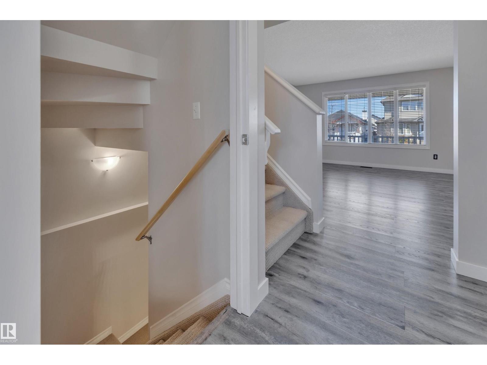 2329 29A Av Nw, Edmonton, AB