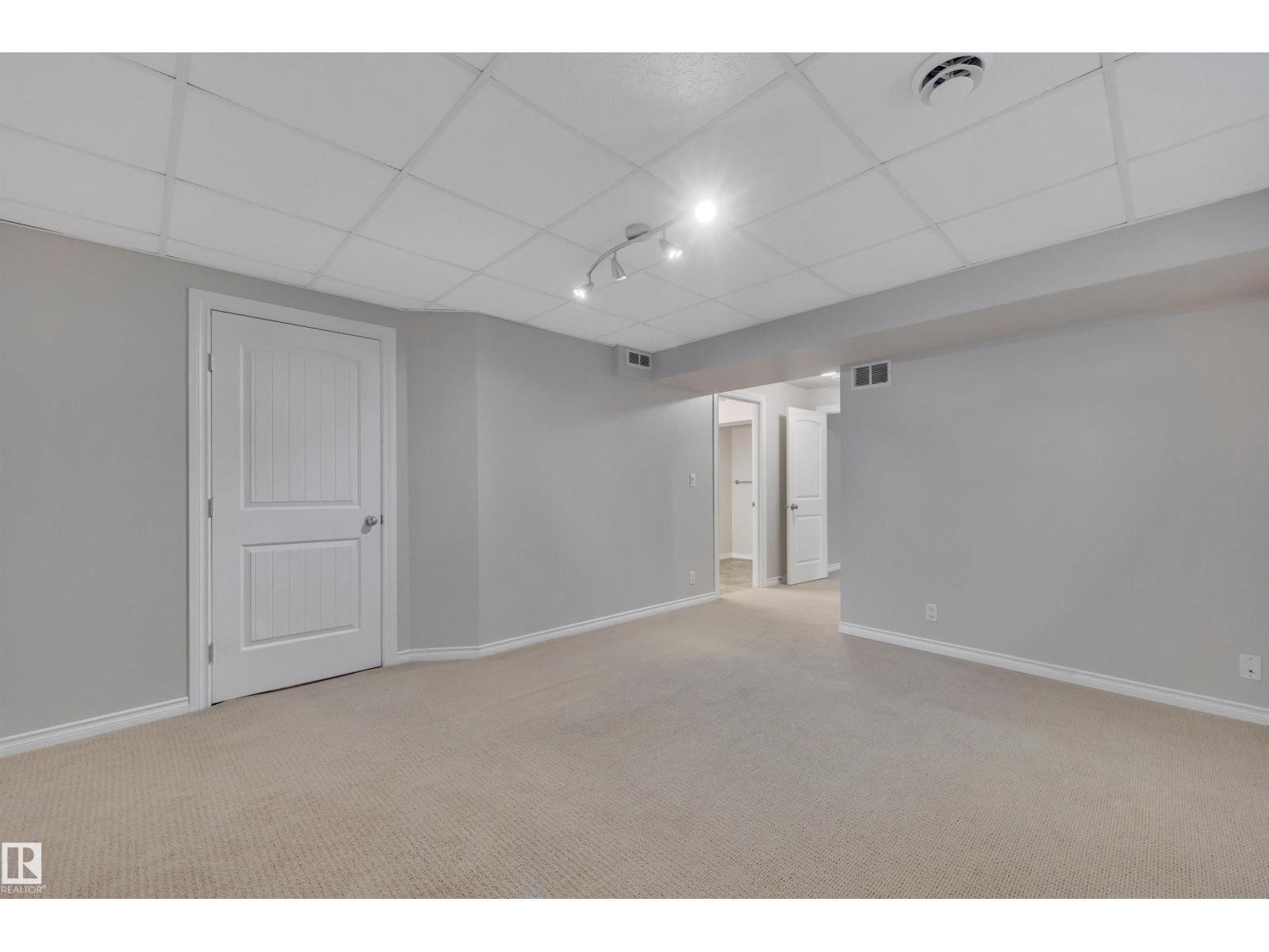 2329 29A Av Nw, Edmonton, AB