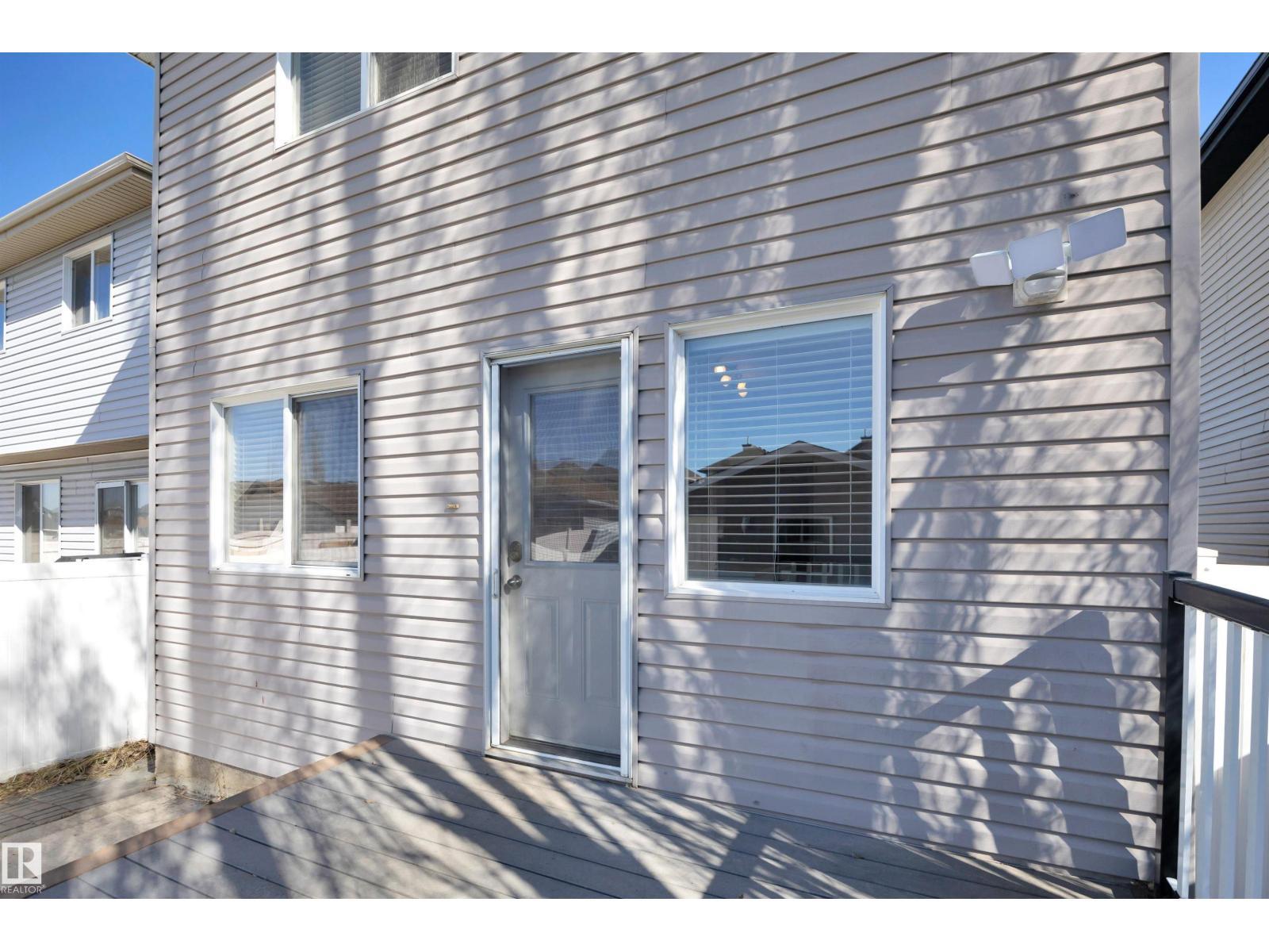 2329 29A Av Nw, Edmonton, AB