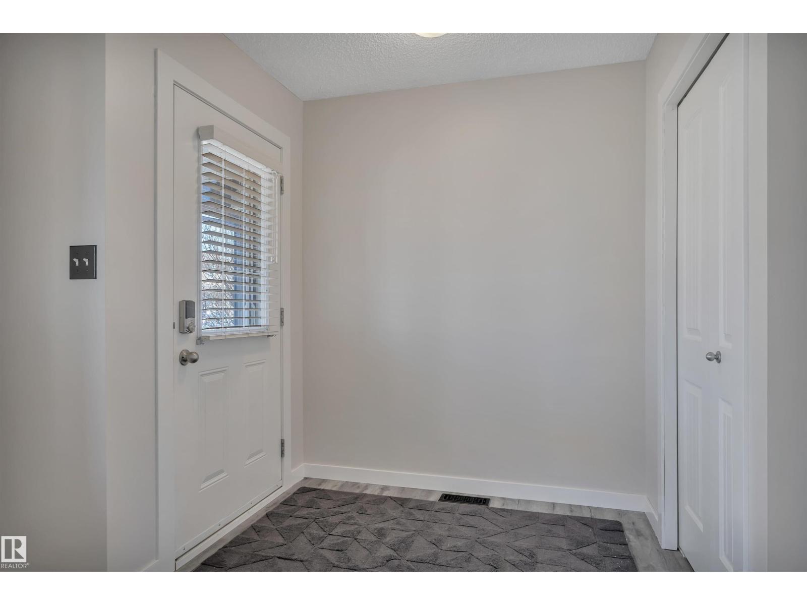 2329 29A Av Nw, Edmonton, AB