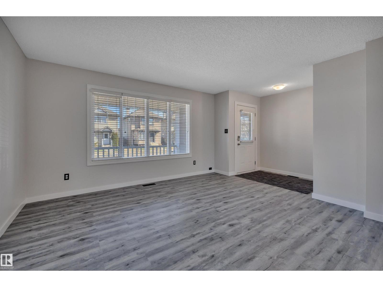 2329 29A Av Nw, Edmonton, AB
